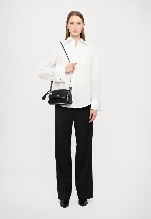 MESSENGER BAG - Umhängetasche