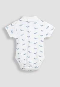 Rövid ujjú bodysuit fehér pamutból, amely ismétlődő kék bálna mintával és klasszikus polo gallérral rendelkezik. Puha és sima textúra.