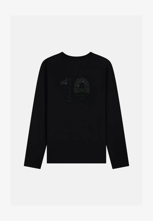 T-shirt noir à manches longues avec un imprimé logo texturé de couleur gris foncé à l'arrière, portant l'inscription "Eden Park 10 FRENCH FLAIR". Conception à col rond.