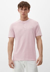 s.Oliver MIT HENLEY-AUSSCHNITT - Jednoduché tričko - altrosa