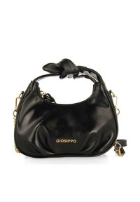 Sac en cuir noir avec un design froncé, quincaillerie dorée et une poignée nouée. Comprend une sangle d'épaule amovible pour plus de polyvalence.