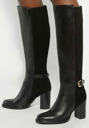 SECRETLY BLOCK BUCKLE DETAIL - High heeled boots - black