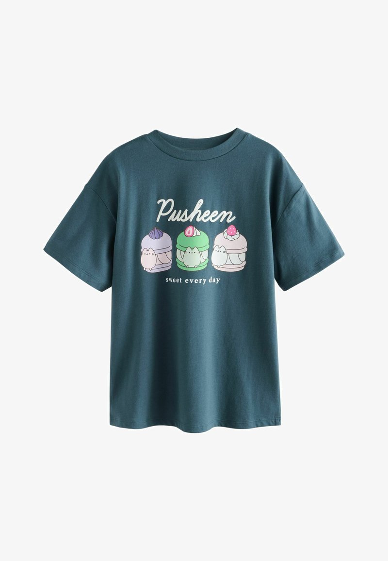 Teal bomulds T-shirt med grafik af tre søde dessertkarakterer med teksten "Pusheen" og "sweet every day". Korte ærmer og afslappet pasform.