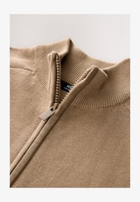 Non sélectionné, mottled light blue