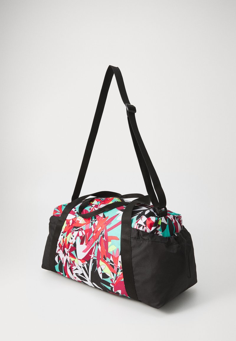 Borsa a sacca con un motivo astratto vivace nei colori rosso, turchese e nero. Base in tessuto nero, doppi manici superiori e tracolla regolabile.