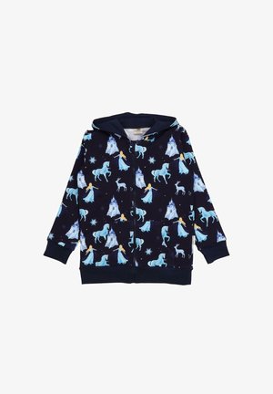 Marinefarbene Zip-Hoodie mit verspielten Mustern von Burgen, Einhörnern und Figuren in Hellblau und Weiß vor einem dunklen Hintergrund.