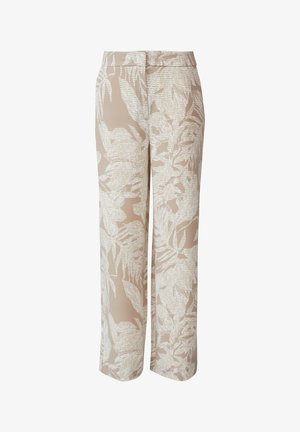Pantalons larges beige clair avec un subtil motif de feuilles blanches et une texture lisse, dotés d'une taille nette et sans fermetures visibles.