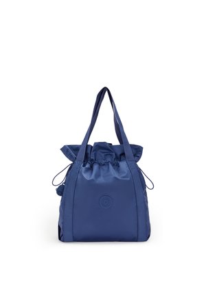 Sac fourre-tout en nylon bleu avec un haut froncé, deux bretelles d'épaule et un logo circulaire en accent à l'avant. Texture lisse et design spacieux.