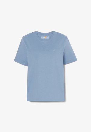 Helles blaues Baumwoll-T-Shirt mit kurzen Ärmeln und rundem Halsausschnitt, sowie einem kleinen gestickten Baum-Logo auf der Brust. Glatte Textur, lässige Passform.