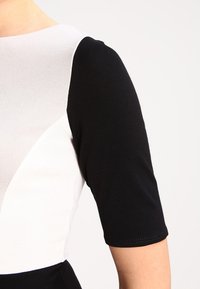 Wallis Jerseykleid - white