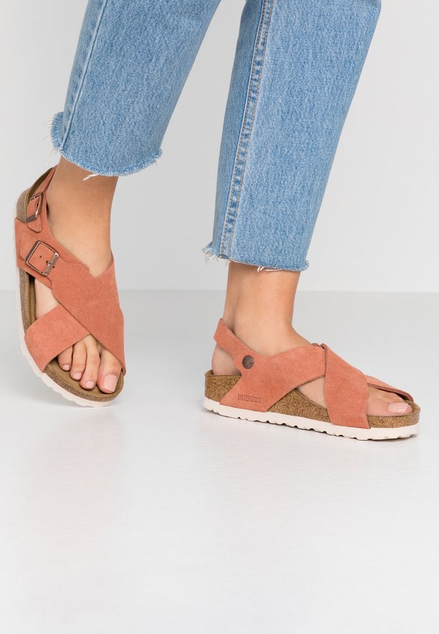TULUM - Sandalen - earth red