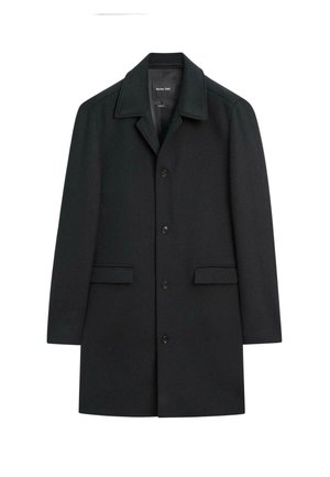 Cappotto di lana nera con silhouette strutturata, ampio colletto, chiusura frontale con bottoni, due tasche laterali e senza motivi o accenti visibili.