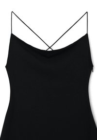 Schwarzes Slip-Dress aus glattem Stoff, mit tiefem Ausschnitt und über Kreuz verlaufenden Spaghetti-Trägern auf der Rückseite.