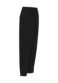 Pantalons noirs fuselés en tissu doux, dotés de deux poches latérales, d'une texture lisse et de plis avant subtils pour un look soigné.
