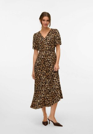 Haljina midi duljine s printom leopard, V-izrezom, kratkim rukavima i suženim strukom. Lagan materijal i lepršavi kroj. U kompletu s smeškim mules sandalama.