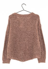 Sweter z dzianiny w miękkim, różowobrązowym kolorze z teksturowanym wykończeniem, szerokim dekoltem i odsłoniętym zamkiem błyskawicznym na dolnym końcu.