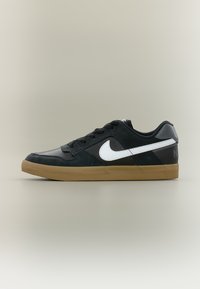 Nem kiválasztott, black/white/light brown/dark grey