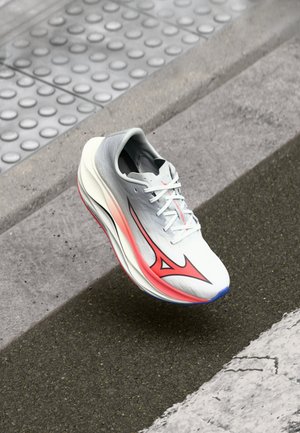 WAVE REBELLION FLASH 3 - Zapatillas running asfalto - white/fiery coral/iris bloom