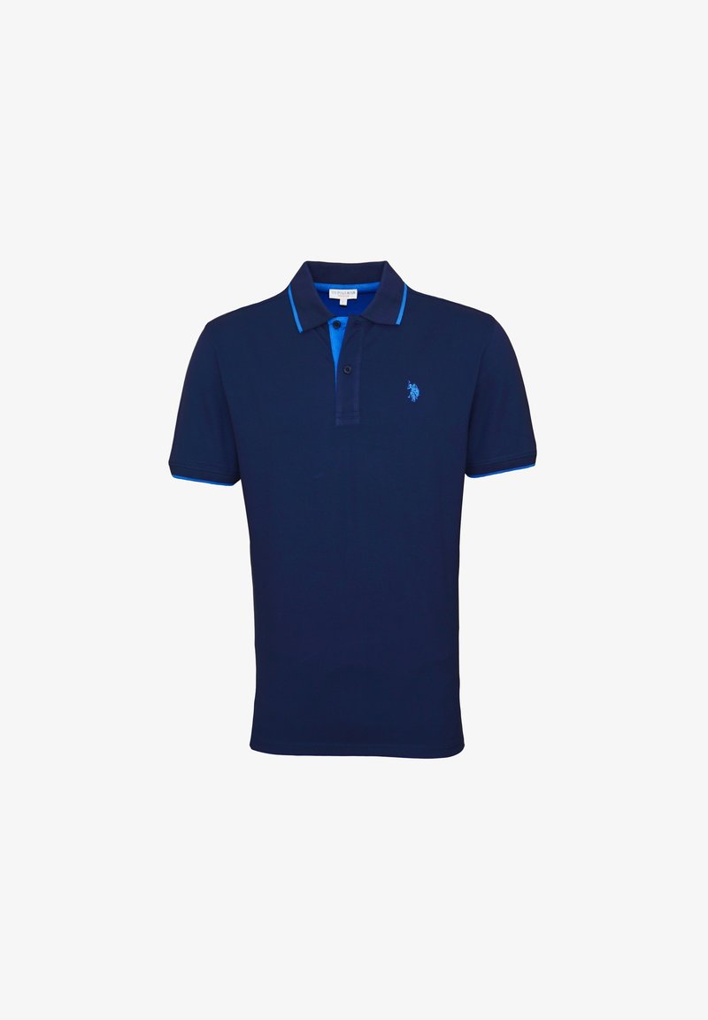 Polo bleu marine à manches courtes, avec un liseré bleu clair sur le col et les manches, patte à deux boutons, et petit logo brodé sur la poitrine.