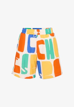 Pantalones cortos multicolores con grandes letras abstractas en bloques de color naranja, azul, verde y amarillo, con cintura elástica y cordón blanco.