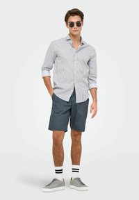 Only & Sons ONSKAL - Shorts - turbulence