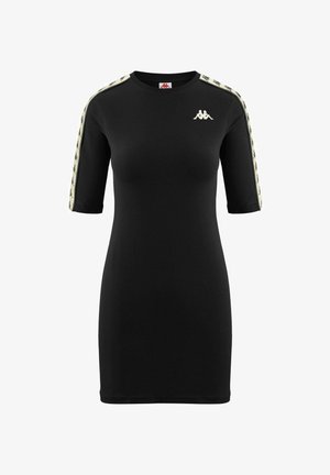 Abito nero con maniche corte, caratterizzato da un collo rotondo e logo Kappa. Strisce laterali in beige chiaro con pattern del logo ripetuto.