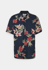 Niebieska koszula z kr ótkim rękawem w czerwono-białe kwiaty z brązowymi guzikami, z kołnierzykiem ze spiczastymi końcami.