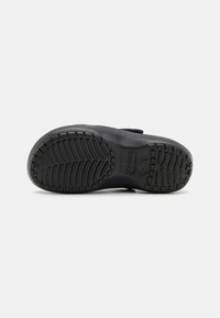 Crocs CLASSIC PLATFORM GLITTER - Badesandaler - black