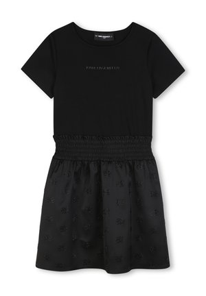 Robe noire à manches courtes avec taille smockée et motif à petits pois subtil sur la jupe, affichant "Karl Lagerfeld" embossé sur la poitrine.
