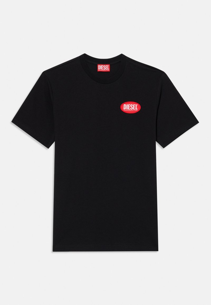T-shirt noir en coton à manches courtes. Présente un logo ovale rouge avec le texte "DIESEL". Col rond classique, texture lisse et coupe uniforme.