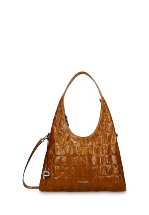 Sac à main en cuir marron effet crocodile, avec une poignée unique et une bandoulière amovible, marqué "PICARD" et un charm pendentif en forme de "P".