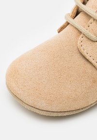 Petit Nord Copenhagen CRIB SHOE UNISEX - Prve cipele - cream