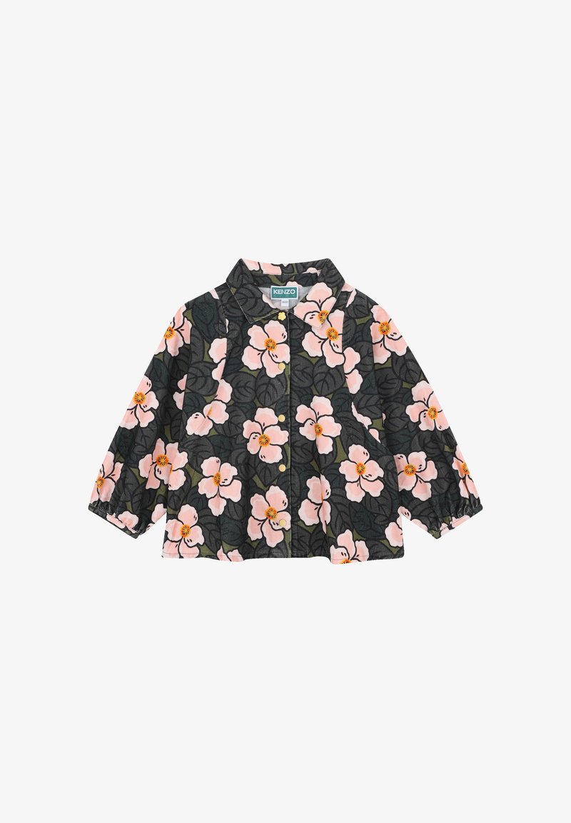 Veste florale avec un fond vert foncé, ornée de fleurs roses et de feuilles vertes, conçue avec un col et des manches élastiques.