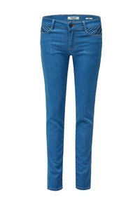Jeans de mezclilla azul con ajuste slim, tiro medio y costuras decorativas en los bolsillos traseros. Textura suave y diseño clásico.