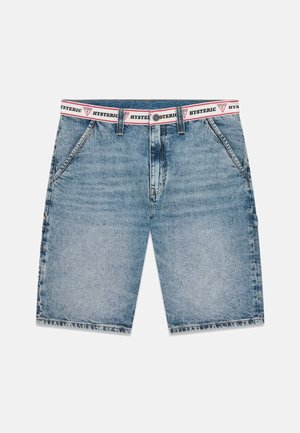 Jasnoniebieskie szorty dżinsowe z przednimi kieszeniami i białym pasem w talii z czerwonym i czarnym napisem oraz logo "HYSTERIC".