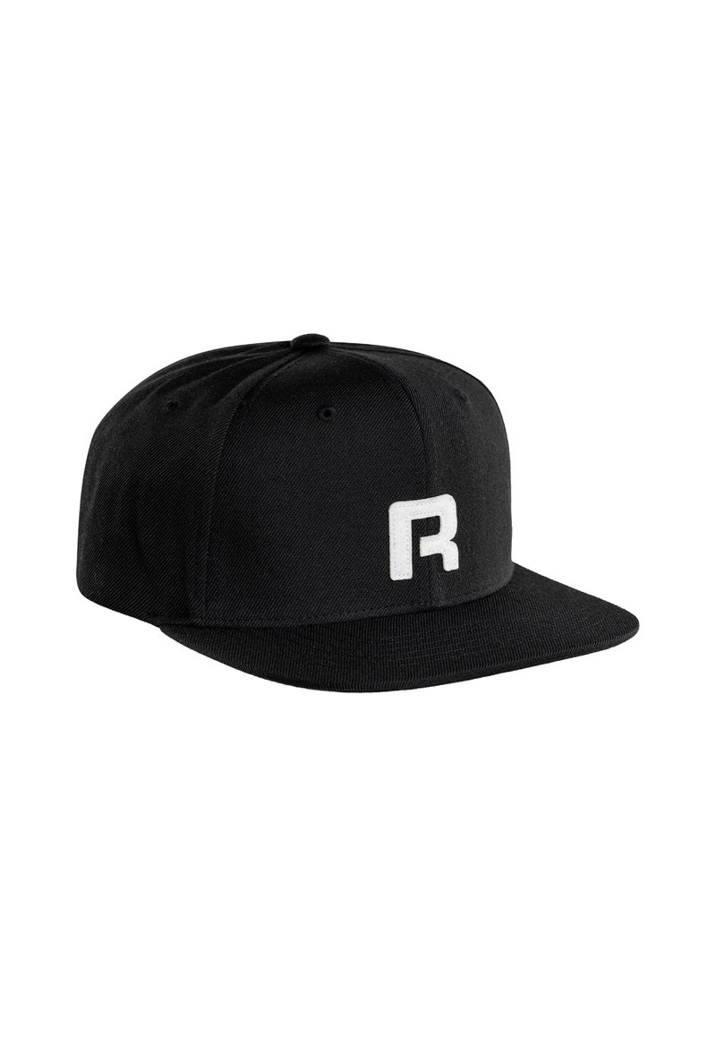 Schwarze Snapback-Mütze aus Stoff mit flachem Schirm. Mit einem weißen, gestickten "R"-Logo auf der Vorderseite. Sechsteiliges Design mit Belüftungsöchern.