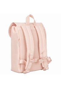 Rózsaszín szövet hátizsák párnázott hálós pántokkal, állítható csatokkla és felgöngyölhető kialakítással. Oldalsó cipzáras zsebe van, amely megkönnyíti a hozzáférést.