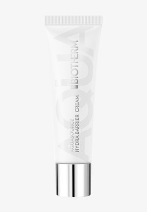 Tube blanc de crème Biotherm Aquasource Hydra Barrier avec un capuchon argenté sur un fond blanc.