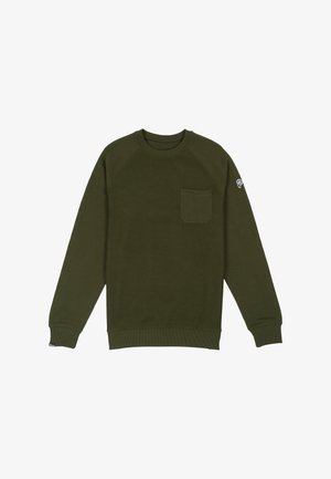 Olijfgroene crewneck-trui met lange raglanmouwen, een borstzak aan de voorkant en een klein logopatch op de linkerarm. Zachte textuur.