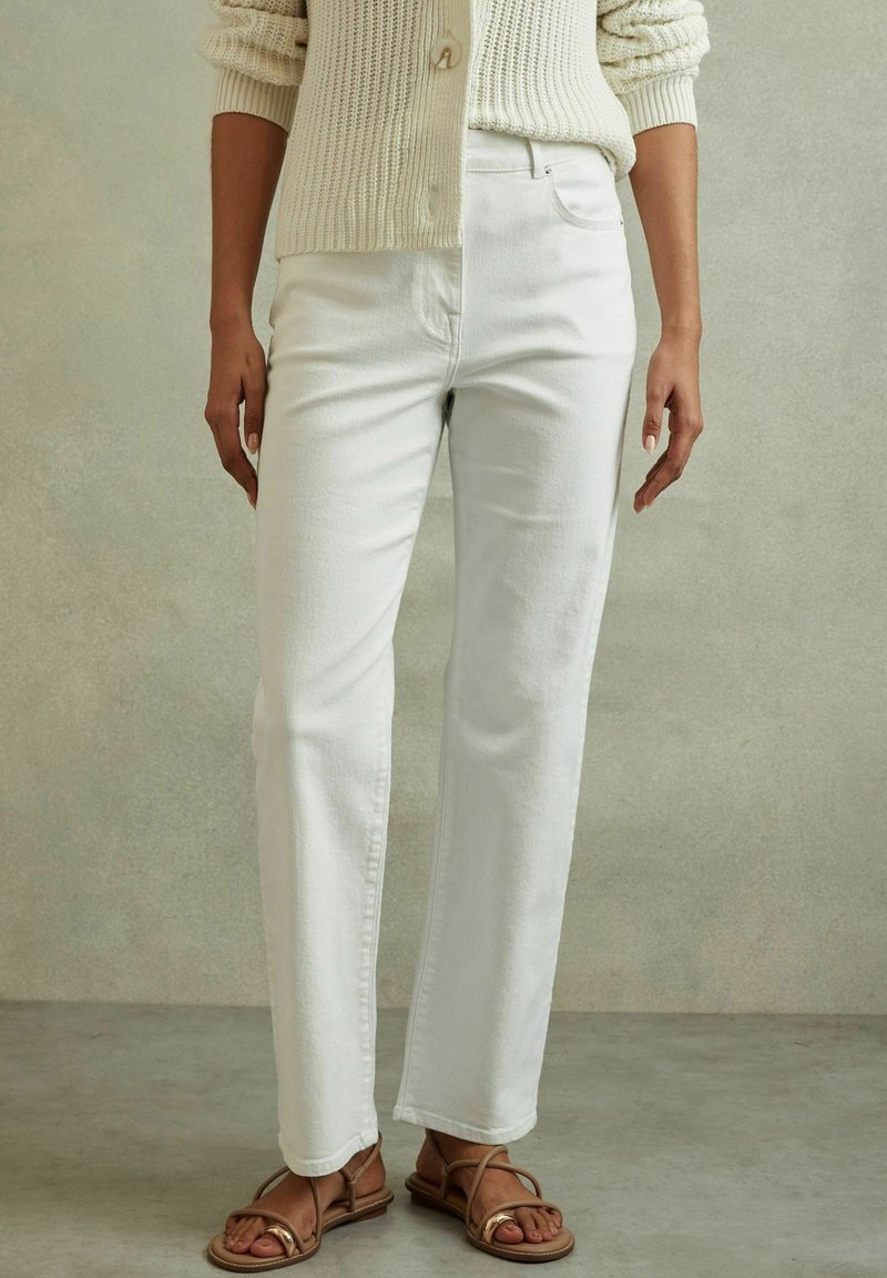 Reiss SELIN MID-RISE STRAIGHT PETITE - Relaxed fit jeans - white