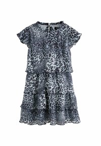 Kleid im Leopardenmuster mit kurzen, schwingenden Ärmeln, gestuften Rüschendesign und aus einem weichen, leichten Stoff in Grautönen und Schwarz.