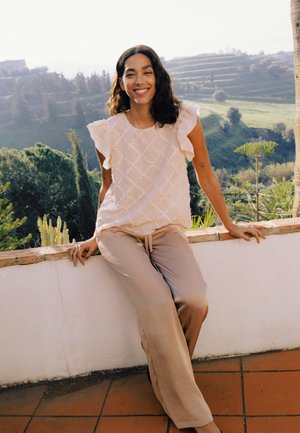 b.young, BYILIANNA - Blúzka - cement