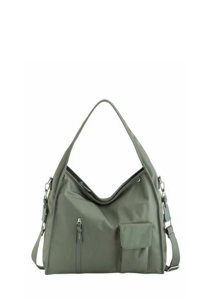 Bolso de hombro verde con dos asas, un bolsillo delantero con cremallera y un bolsillo delantero más pequeño con solapa, aislado sobre fondo blanco.