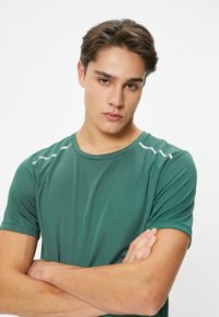 Koton - T-shirt z nadrukiem