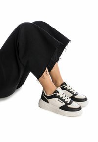 Refresh Zapatillas - black