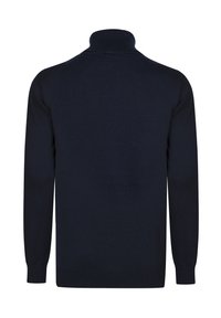 Marineblauer Strickpullover mit hohem Kragen, langen Ärmeln und gerippten Bündchen und Saum. Glatte Textur, keine sichtbaren Muster oder Akzente.