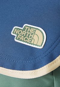 The North Face MINI EXPLORER UNISEX - Mochila - duck green/shady blue