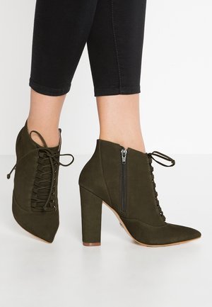 Enkellaarsjes met hoge hak - olive