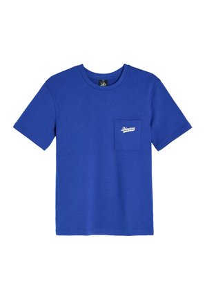 Niebieska bawełniana koszulka T-shirt, krótki rękaw, okrągły dekolt, kieszonka na lewej piersi z białym napisem "Diverse", gładka struktura, standardowy krój.