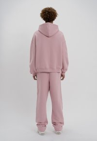 LOW LIGHTS STUDIOS® BASIC LOGO HOODIE - Sweatshirt - pink